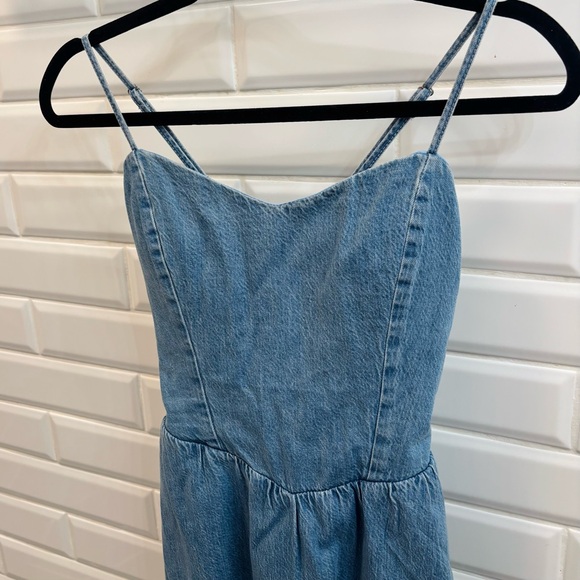 NWT Hollister Women's Strappy Open Back Denim Mini Dress - Picture 4 of 7